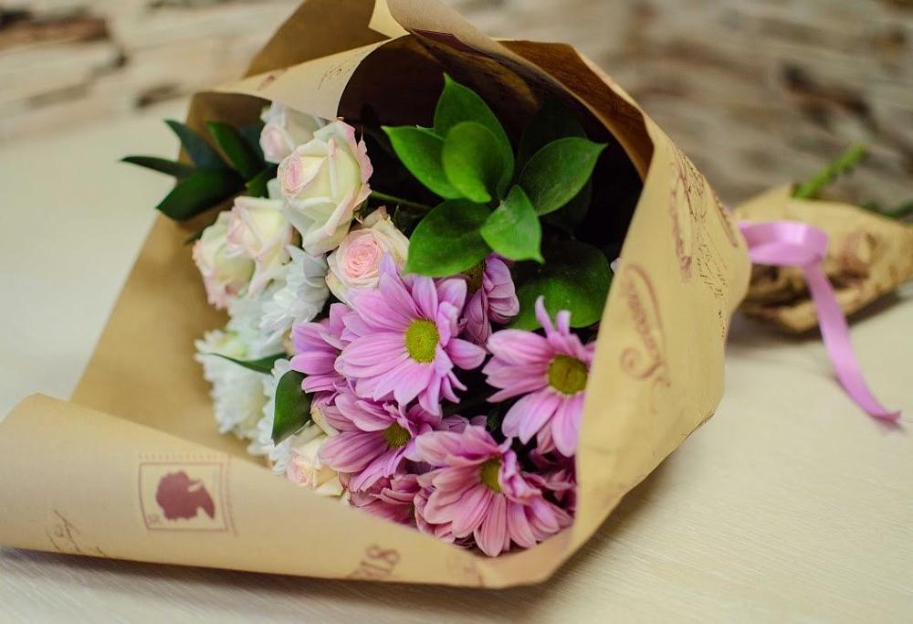 Букет цветов из: Розы и Хризантемы в Смирных