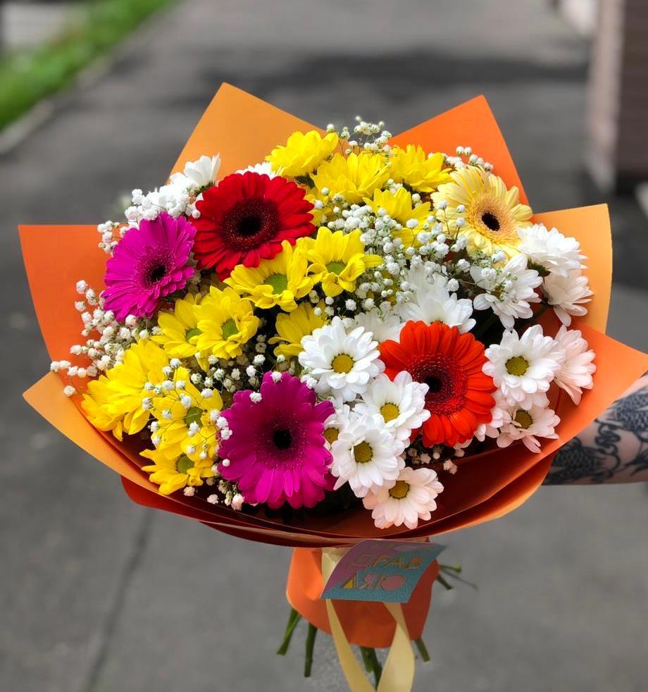 Букет цветов из: Герберы и Хризантемы в Смирных