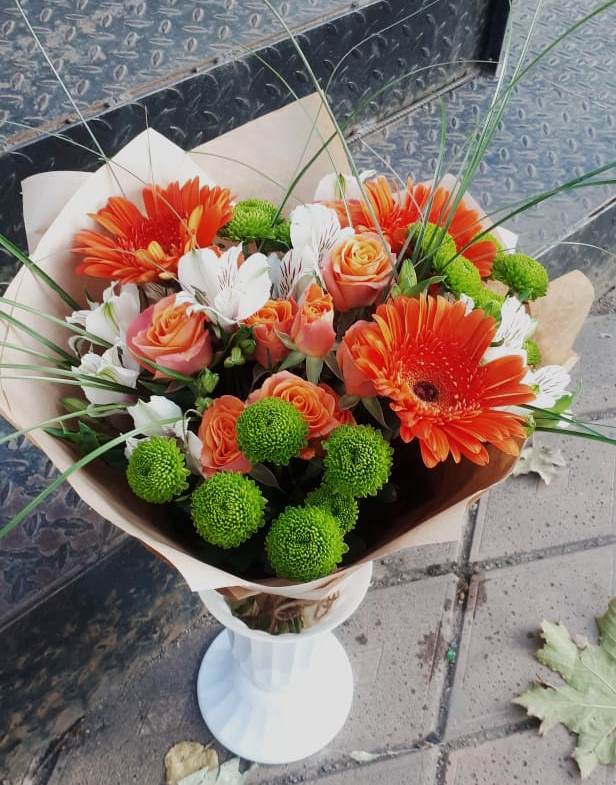 Букет цветов из: Герберы, Хризантемы, Альстромерии и Розы в Смирных