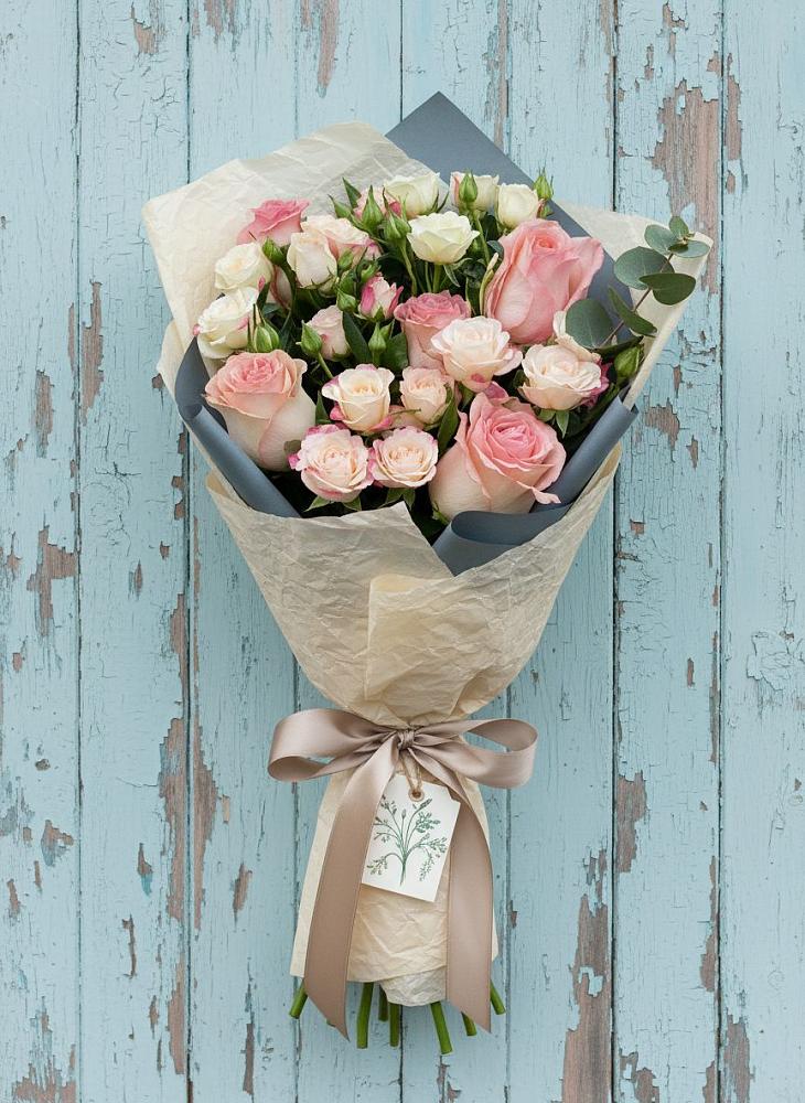 Букет цветов из: Розы в Смирных