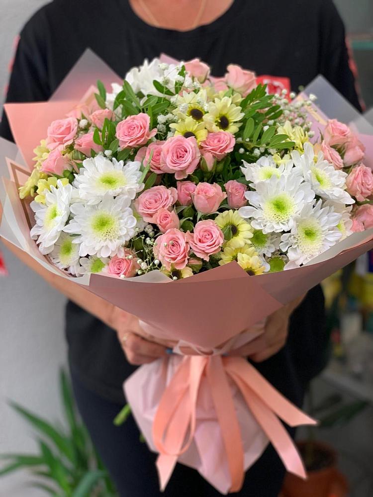 Букет цветов из: Розы и Хризантемы в Смирных