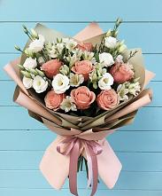 Букет цветов из:  Розы, Альстромерии и Лизиантусы в Смирных