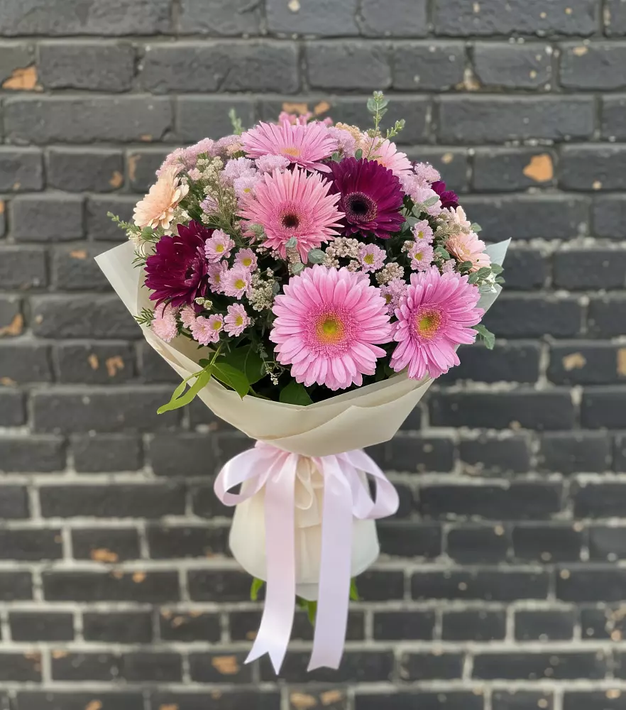 Букет цветов из: Герберы и Хризантемы в Смирных