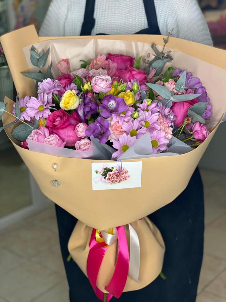 Букет цветов из: Хризантемы, Гвоздики и Альстромерии в Смирных