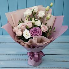 Букет цветов из:  Розы и Лизиантусы в Смирных