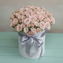 Цветочная композиция из Розы в шляпной коробке в Смирных