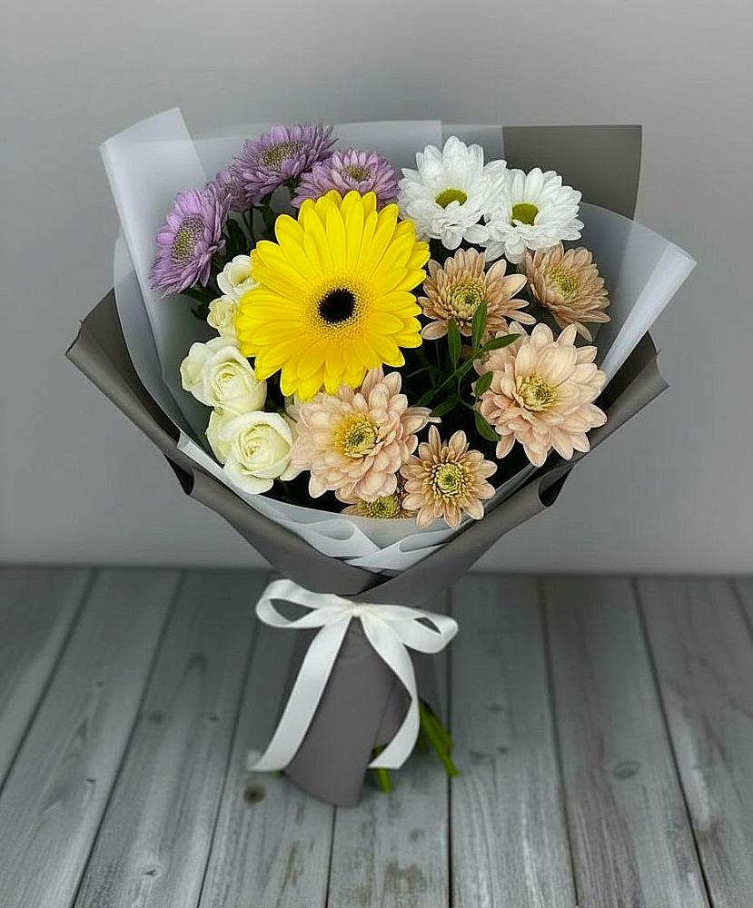 Букет цветов из: Розы, Герберы и Хризантемы в Смирных