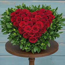 Цветочная композиция из Розы в виде сердца в Смирных