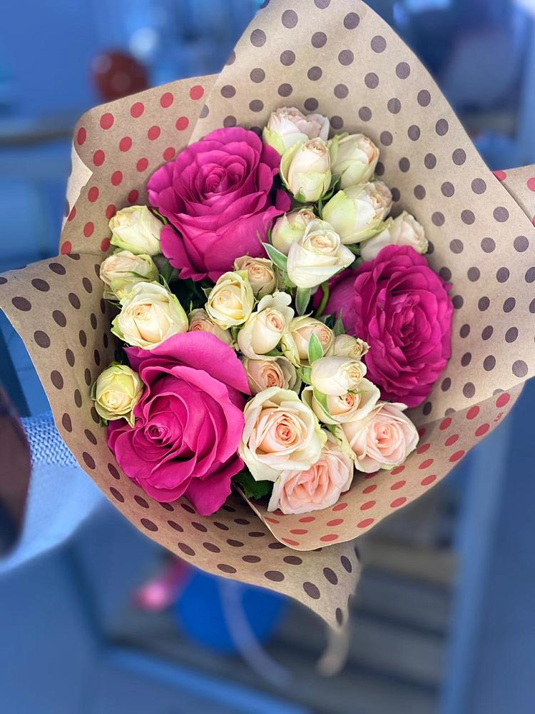 Букет цветов из: Розы в Смирных