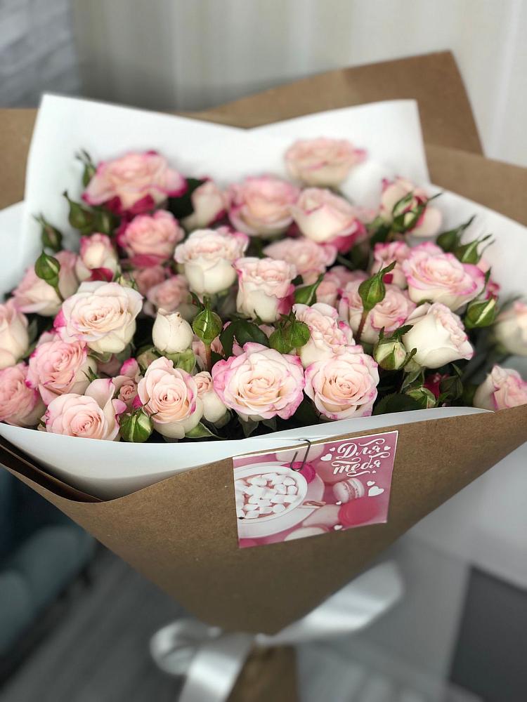 Букет цветов из: Розы в Смирных