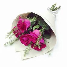 Букет цветов из:  Розы в Смирных