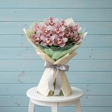 Букет цветов из:  Орхидеи и Розы в Смирных
