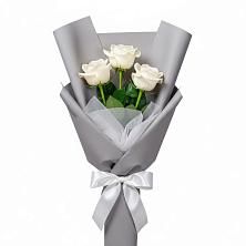 Букет 3 белые розы в Смирных