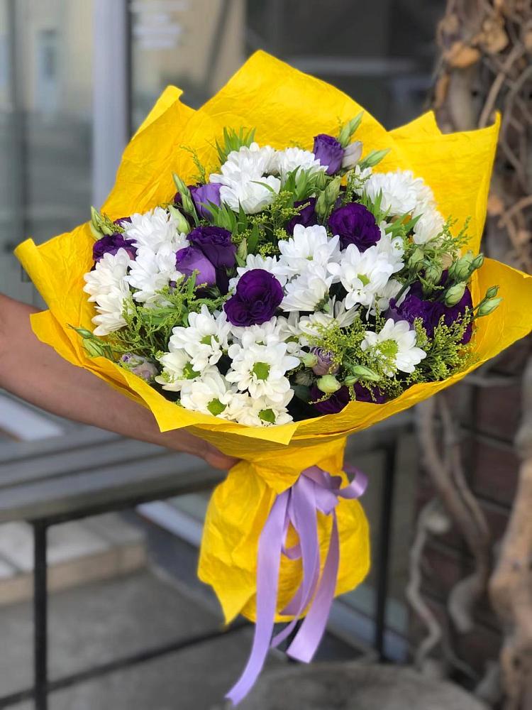 Букет цветов из: Ирисы, Хризантемы и Ромашки в Смирных