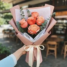 Букет цветов из:  Розы в Смирных