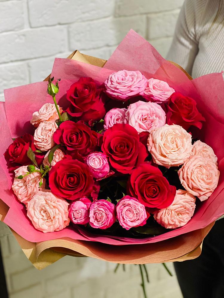 Букет цветов из: Розы в Смирных