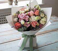 Букет цветов из:  Розы, Лизиантусы и Гвоздики в Смирных