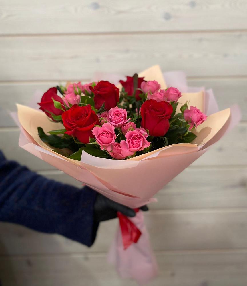 Букет цветов из: Розы в Смирных