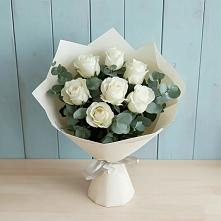 Букет Белые розы в Эвкалипте в Смирных