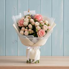 Букет цветов из:  Розы в Смирных