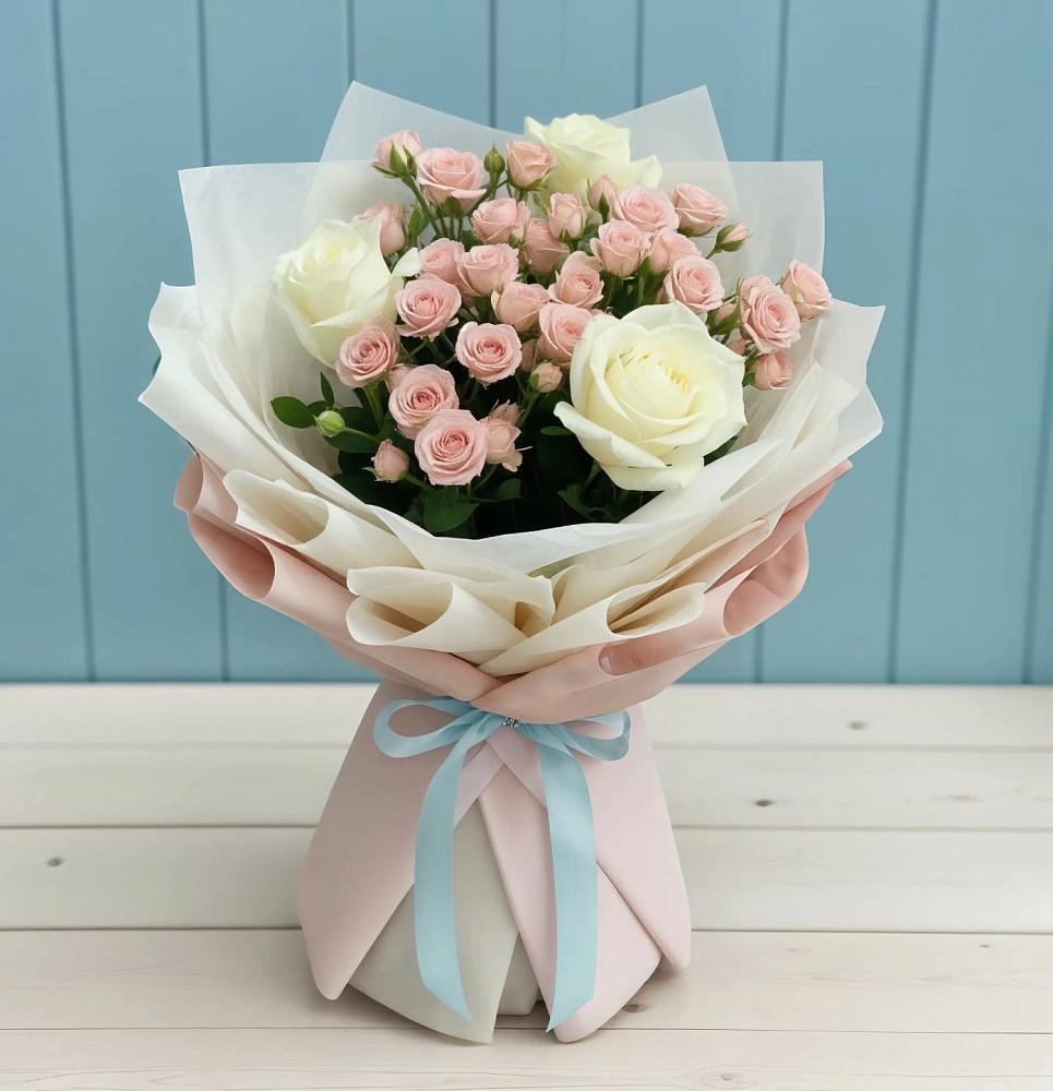 Букет цветов из: Розы в Смирных