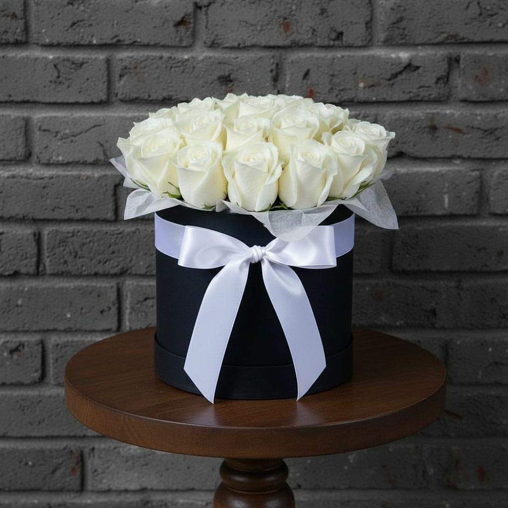 Цветочная композиция из Розы в шляпной коробке в Смирных