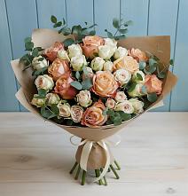 Букет цветов из:  Альстромерии и Розы в Смирных