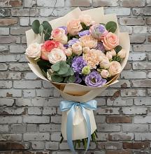 Букет цветов из:  Розы, Лизиантусы и Гвоздики #REPLACE_PRED# Смирных