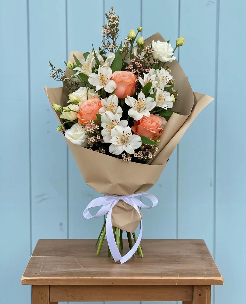 Букет цветов из: Альстромерии, Лизиантусы, Розы и Хризантемы в Смирных