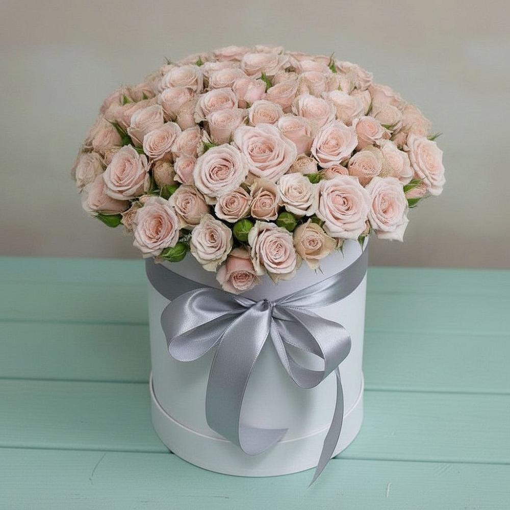 Цветочная композиция из Розы в шляпной коробке в Смирных