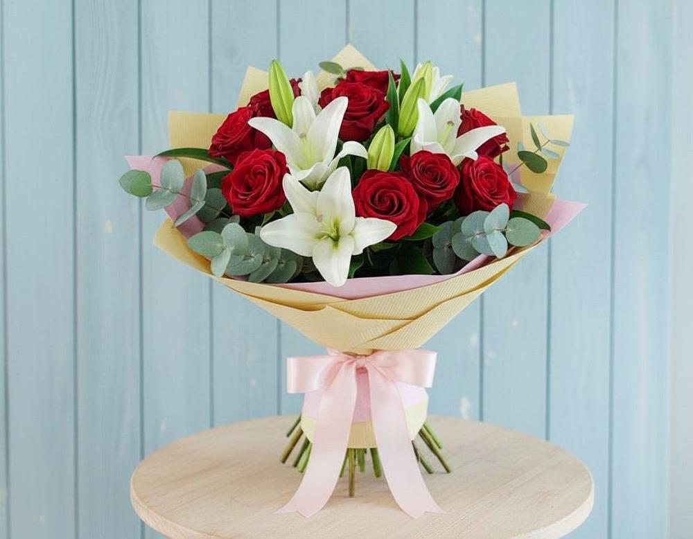 Букет цветов из: Лилии и Розы в Смирных
